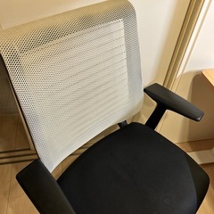 【価格交渉可能】【23区内無料配送可能】スチールケース　シンク　steelcase think v1の画像