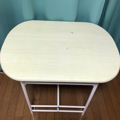 【大至急！すぐ処分】ミニダイニングテーブル　棚付き　木目　中古の画像