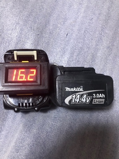 ②マキタインパクトドライバ用14vバッテリー中古美品、BL1430B、２個、残量表示有り