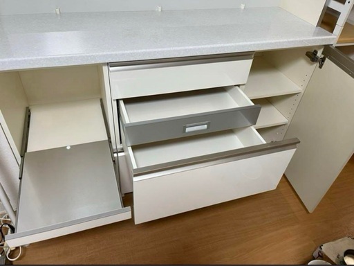 値下げしました】ジモティ来店特価!! 食器棚 パモウナ ホワイト J-0112