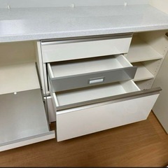 パモウナ　
食器棚の画像