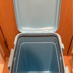 ゴミ箱の画像