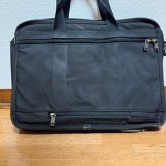 トゥミ TUMI 通勤バッグの画像