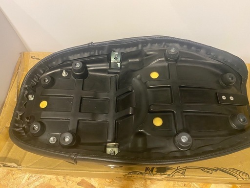 Z900RS　茗荷シート　　艶消しブラック　18-23年　カワサキ