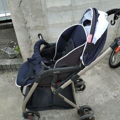 8/9限定。お得!!ベビーカーAprica、ベビーラックCombiの画像