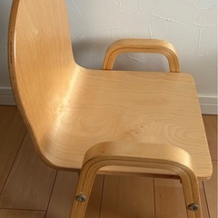 子供用　木の椅子　ウッドチェアーの画像