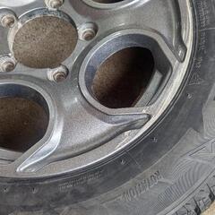 〈お値下げ中〉 ジムニー他SUV車に　175/80R16　スタッドレス(BLIZZAK)アルミホイール付きの画像