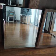 鏡の画像