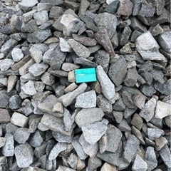 御影石　バラ　リサイクル　砂利の画像