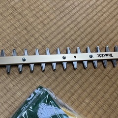 商談中マキタコード式剪定バリカンの画像