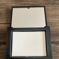 NARSナーズ　ライトリフレクティングセッティングパウダーの画像