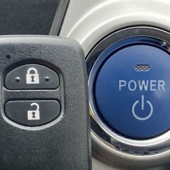 【ローン審査通過率95％！ローンお任せください！】トヨタ プリウス　アルファ 　Ｇの画像