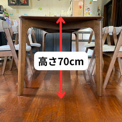木目調ダイニングテーブル4人掛けの画像