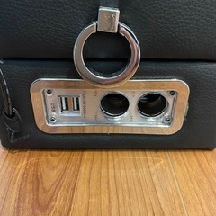 ワイヤレス充電コンソールボックスの画像