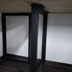 200×60センチ　机2つの画像