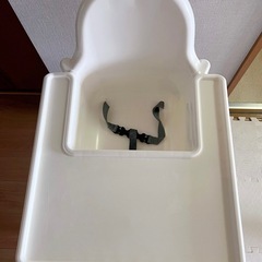 IKEAのベビーチェア＋足置き付き 500円（鶴見区役所近くで引き取り）の画像