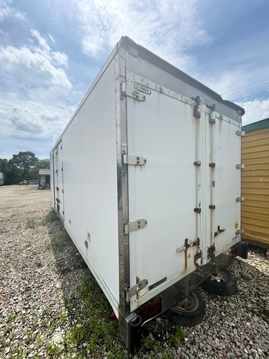 T7. 【希少】観音横扉付き 4トン保冷コンテナ 幅248cm長さ680cm高 