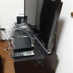 ☆０円無料　SHARP　液晶テレビ + テレビ台セットでの画像