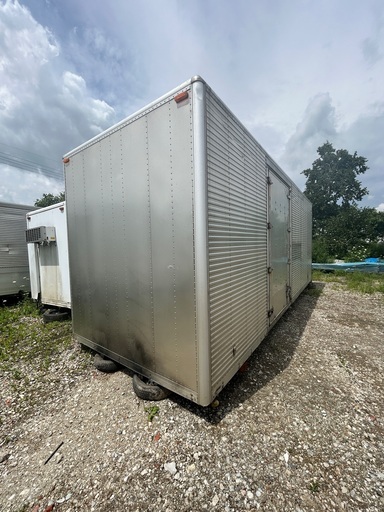 R10. シマ鋼板 両横扉付【格安】 4トン冷蔵冷凍コンテナ 幅246cm長さ