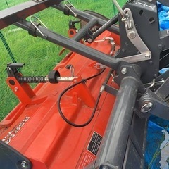 Kubota NB21 GSFトラクター 赤の画像