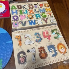 絵本、パズルの画像