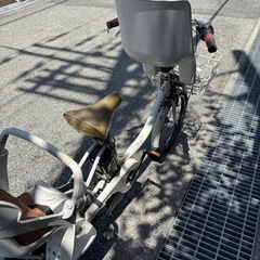 ブリヂストン　bikke2 電動自転車　子乗せ　前後チャイルドシート付きの画像