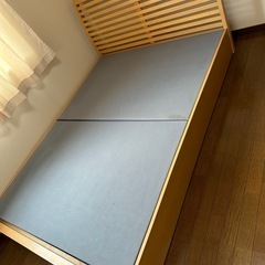 ダブルベッドの画像