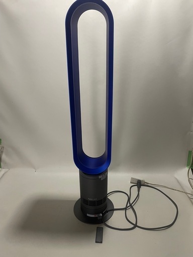 タワー型の青いデザインで、リモコン付きの冷風機