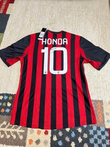 値下げしました‼︎ACミラン〜本田圭佑直筆サイン入りユニフォーム