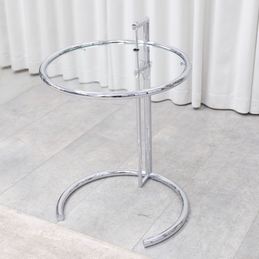 KH-19【新入荷　リサイクル品】リプロダクト品　アーリングレイ　アジャスタブルテーブル　ガラス