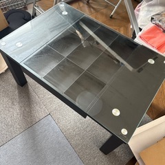 収納付きテーブルの画像