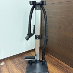アイリスオーヤマ　充電式サイクロンスティック掃除機　の画像