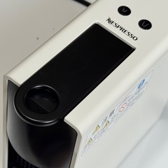 ネスプレッソ（Nespresso）エッセンサ・ミニ（Essenza Mini）C30 コーヒーマシンの画像