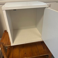 扉付き　収納ボックスの画像