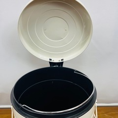 ペダル式ブリキのゴミ箱 サイズ（約）:縦横30cm×高さ45cmの画像