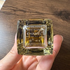 シャネル N°5 オードゥ トワレット 50ml
 の画像