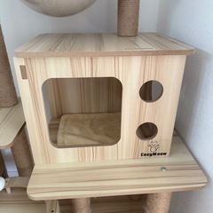 美品・キャットタワーの画像
