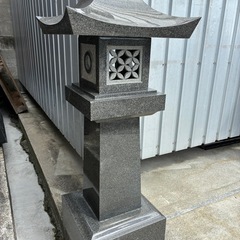 御影石 燈籠(とうろう)の画像