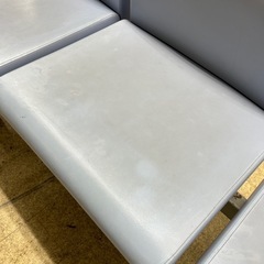 三人掛けソファ　待合椅子　施術　店舗用椅子　エステ　リラクゼーション　整体　接骨院の画像