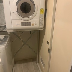 【2023年新品購入】Panasonic乾燥機⭐︎置き台セット⭐︎8/11-16引き取れる方お願いしますの画像
