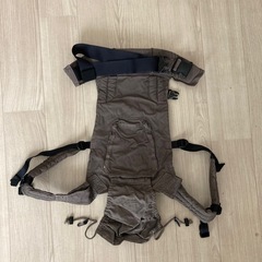抱っこ紐　キューズベリー　頭カバーポケット付きの画像