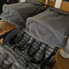 双子用ベビーカーの画像