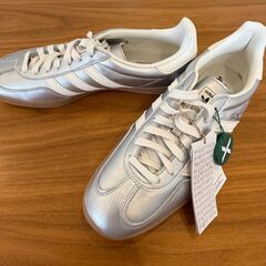 Hoka・Nike・adidasスニーカーまとめ売り｜新品含む5足で激安！の画像