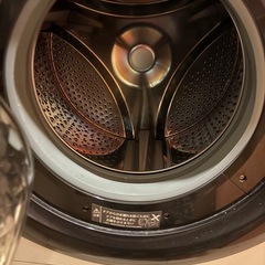 【中古】シャープ製ドラム式洗濯乾燥機 ES-S7H+嵩上げ台の画像