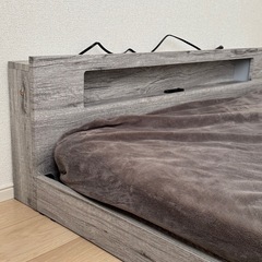 ローベッド:グレーの木目調(ベッドフレームのみのお渡し)の画像