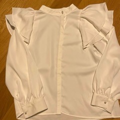 【新品未使用】ホワイトブラウスの画像