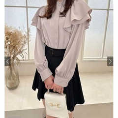 【新品未使用】ホワイトブラウスの画像