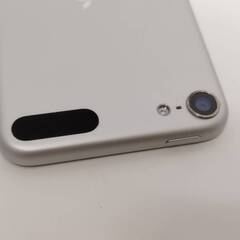 iPod touch 第7世代/32GB/A2178/シルバー〈MVHV2J/A〉の画像