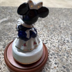ミニーマウス　陶器オルゴール　小さな世界の画像