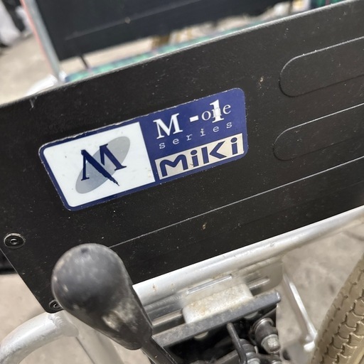 車椅子　ブレーキ付き　パンクしてます